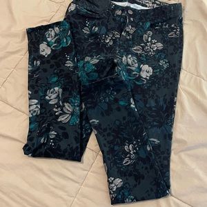 Gap dark floral jeans, size 0!